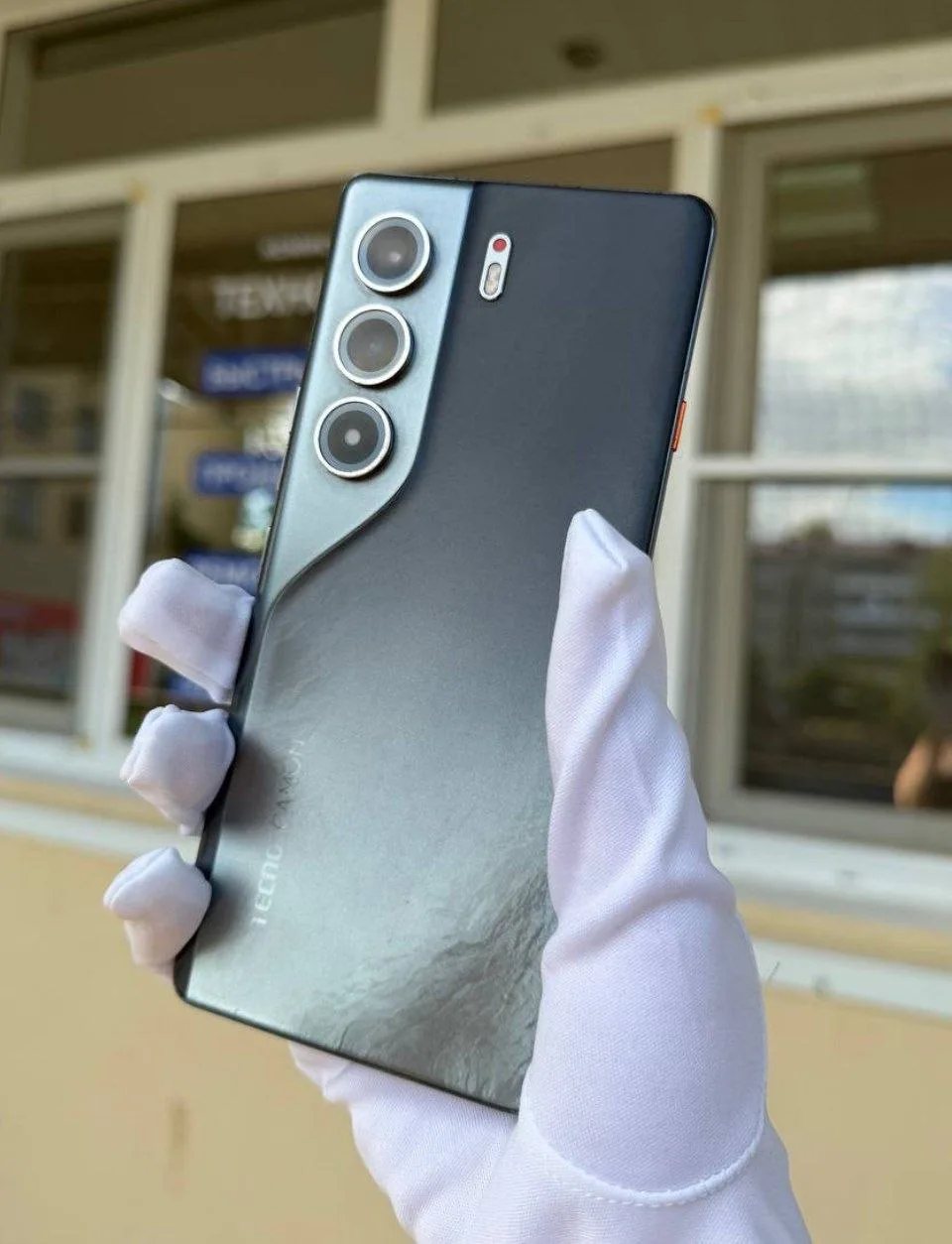 📱 Tecno Camon 40 Pro