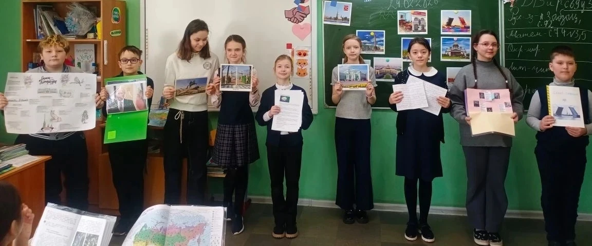 4А и 4Б: Большое путешествие по Петербургу в стенах школы 🏫  В начальной школе кипит научная жизнь! 