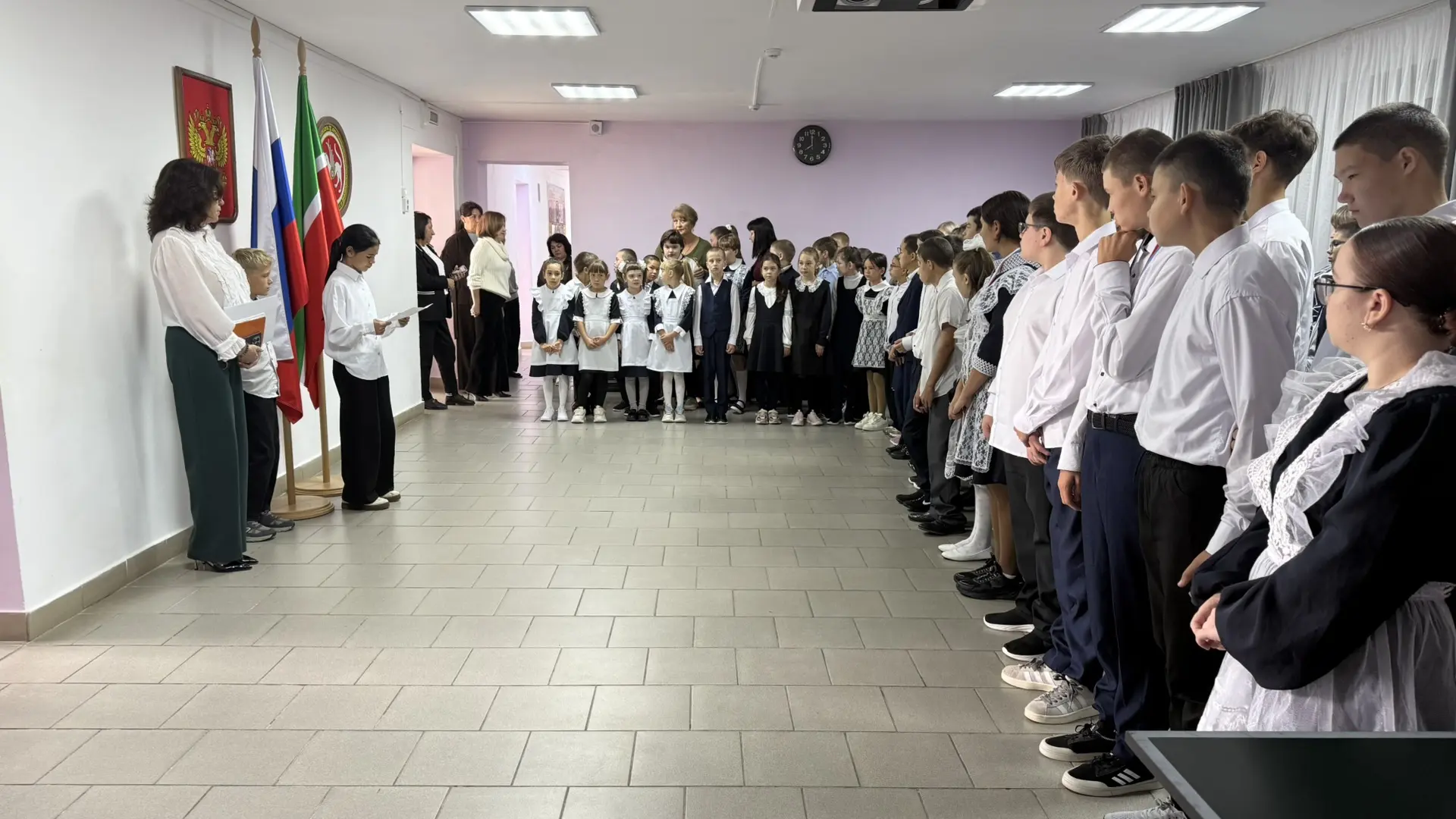 Сегодня в нашей школе прошла традиционная торжественная линейка. Как обычно, начали с р...