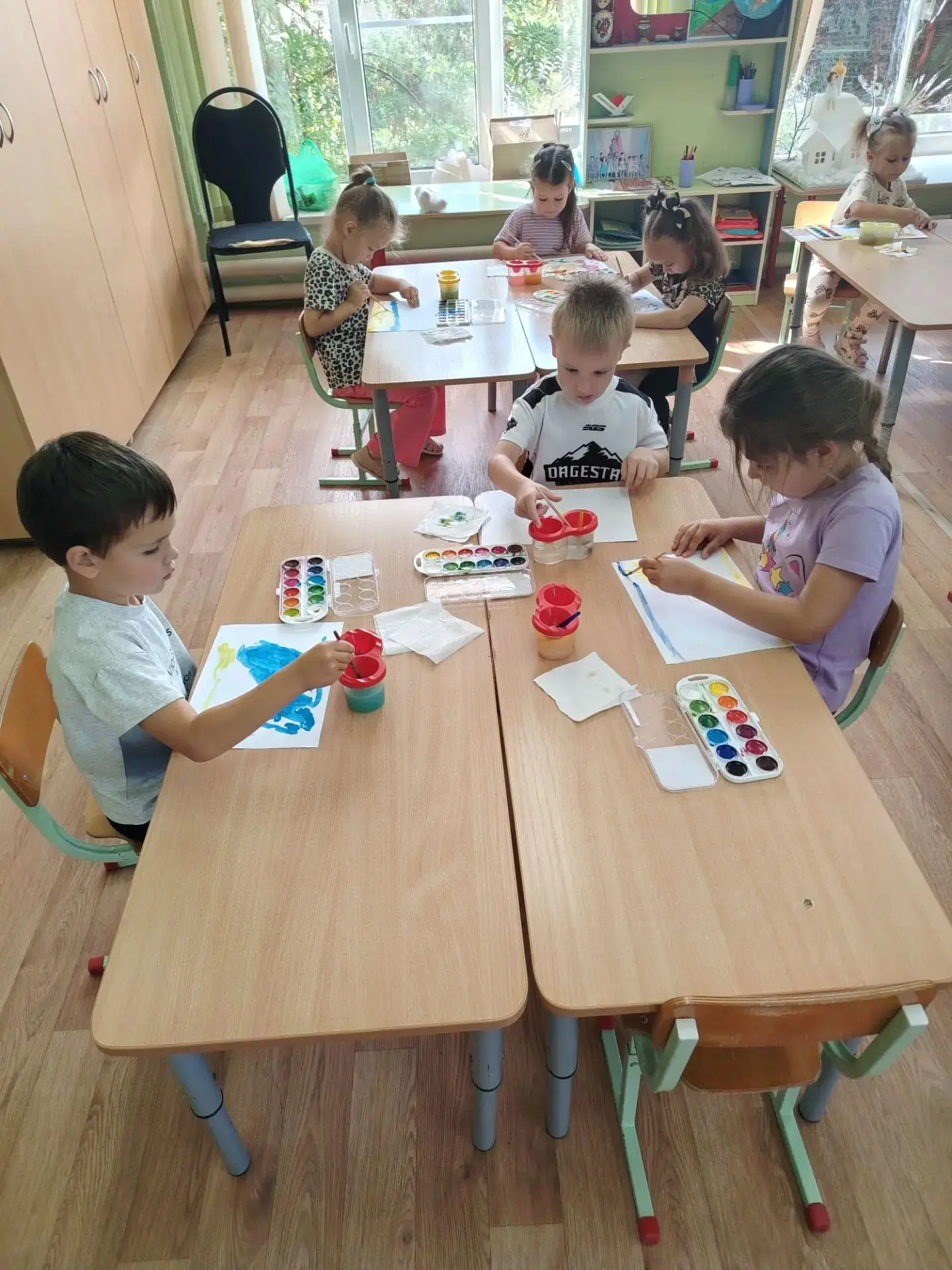 Сегодня в старшей группе "Почемучки" прошёл настоящий «День воспоминаний». Лето подходи...