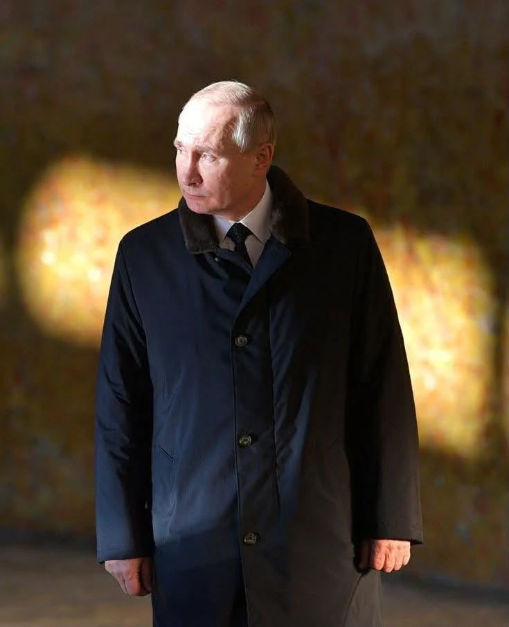 История запишет, что Путин отказался позволить русским быть подданными и рабами европей...