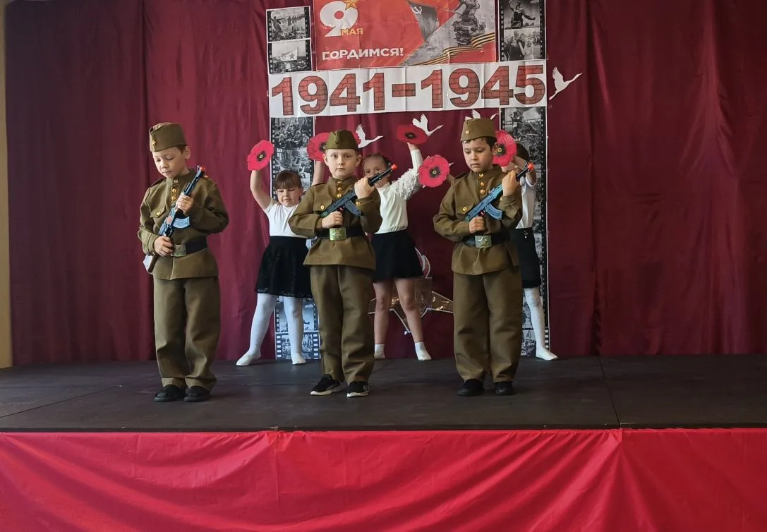 Сердца наших малышей снова тронули до глубины души ❤️.  9 мая воспитанники нашего детск...