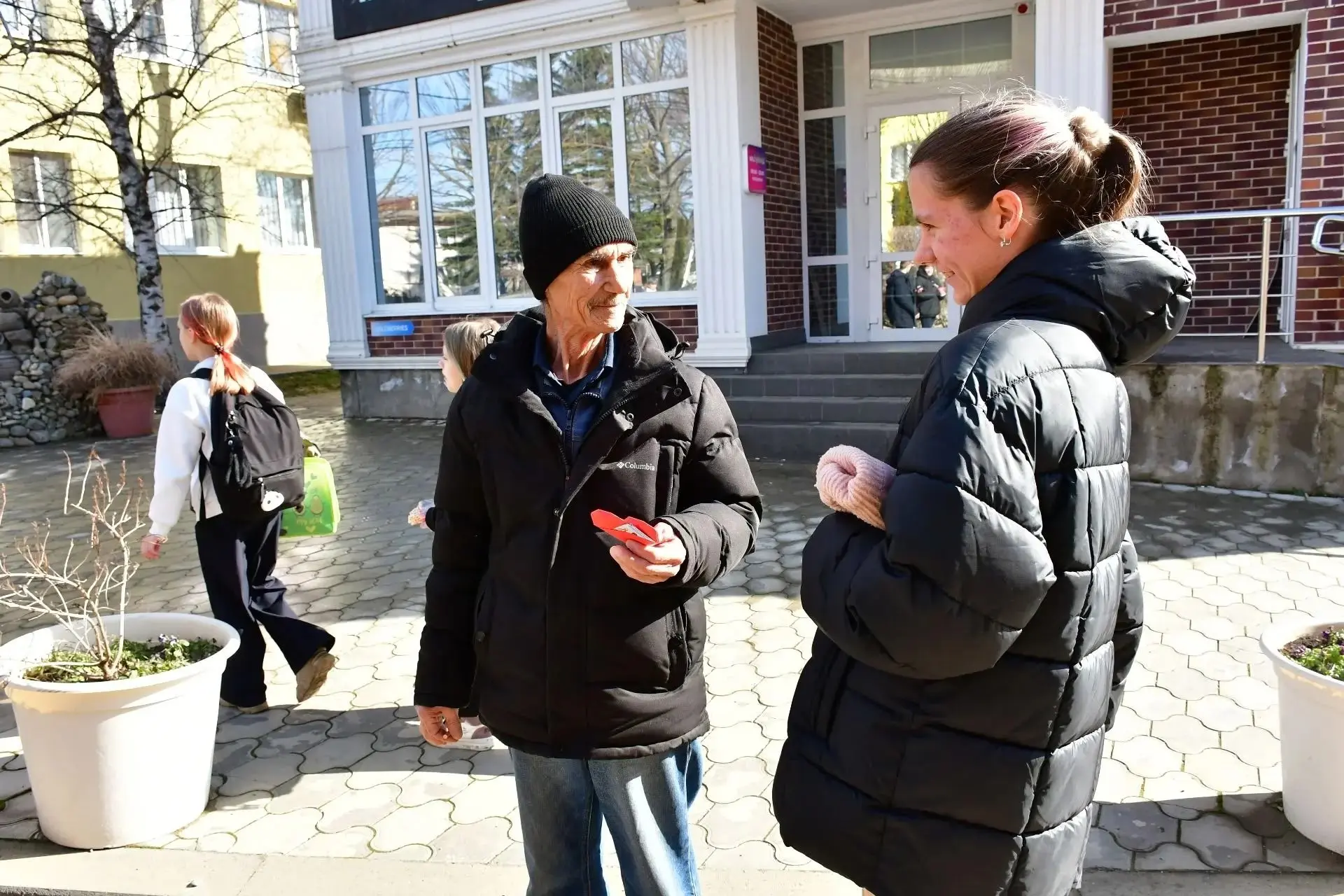 #СОЦИАЛЬНАЯАКТИВНОСТЬ45 #Юнармейцы45 Активисты 9"В" класса поддержали важную дату — 15 февраля, День