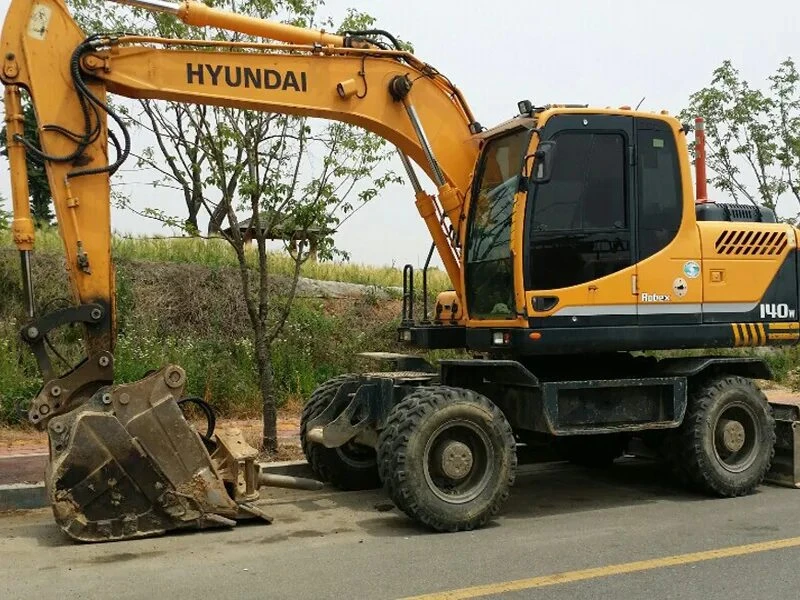 🚜 Требуется машинист на полноповоротный колесный экскаватор Hyundai