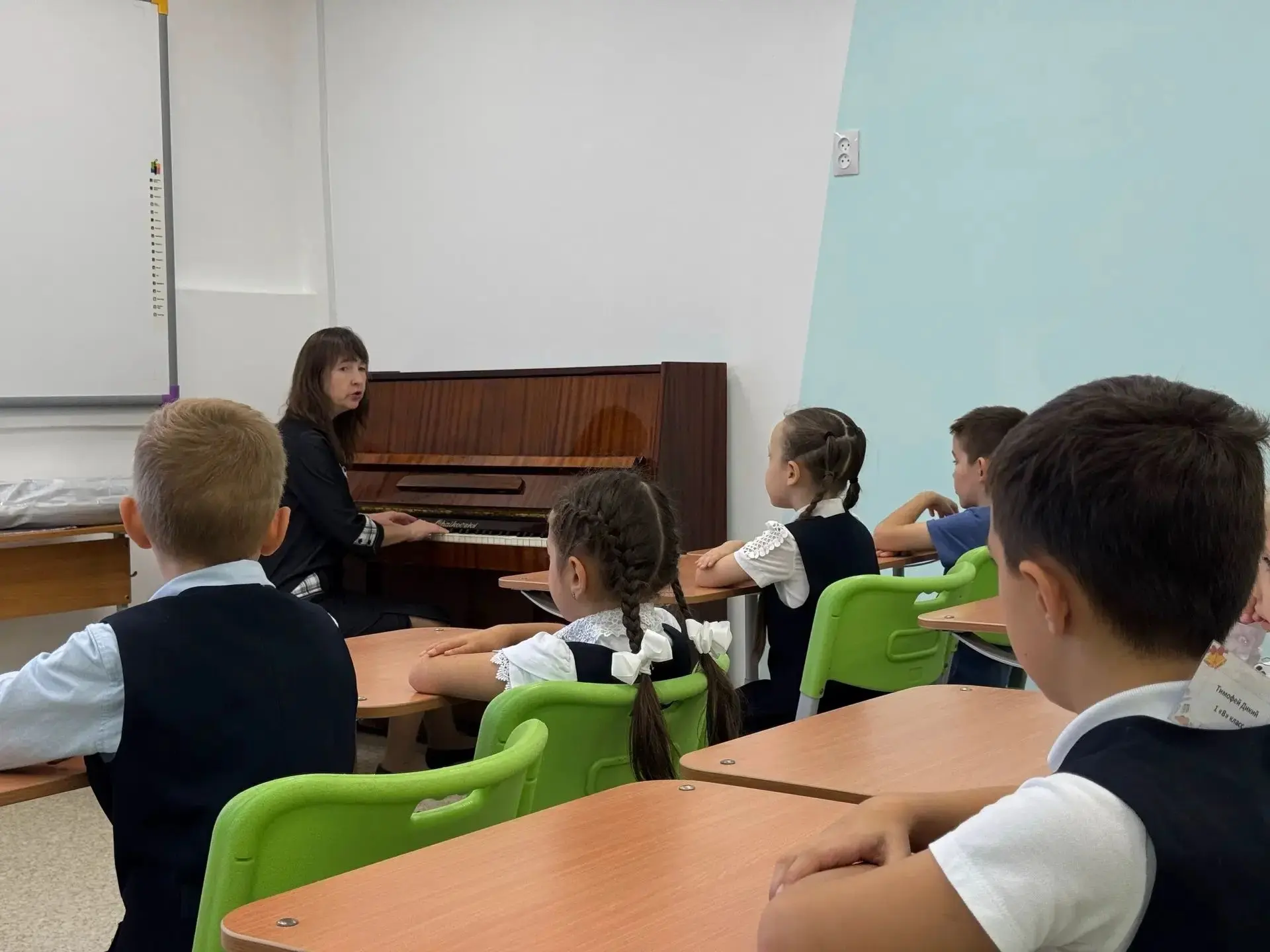 🎶 Сегодня в 1 «В» классе прошёл необычный урок музыки! 🎶