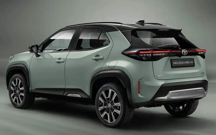 🚗💥 Toyota Yaris Cross за 1,4 млн в России. Китайцы нервно курят, Лада — вообще в шоке. На российский