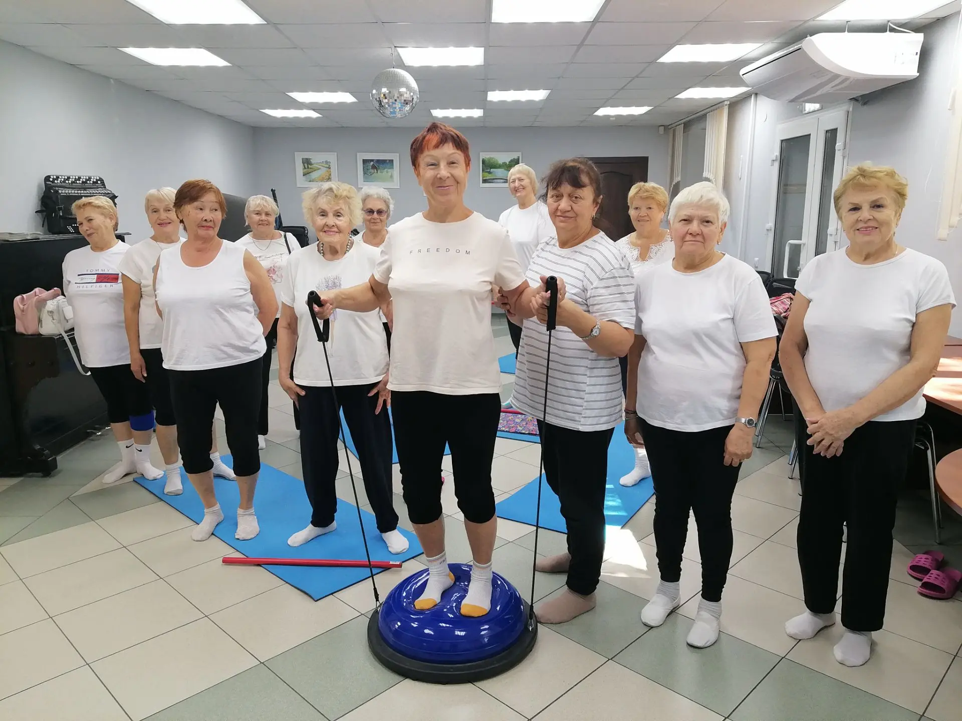 🎉 🏃‍♂️Группа здоровья на Никитина, 1б продолжает свои активные занятия!✨