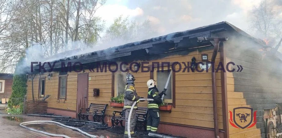 🚒 Пожарные ликвидировали открытое горение в церкви посёлка Петровское ⚡️  🚨Сегодня в единую службу "