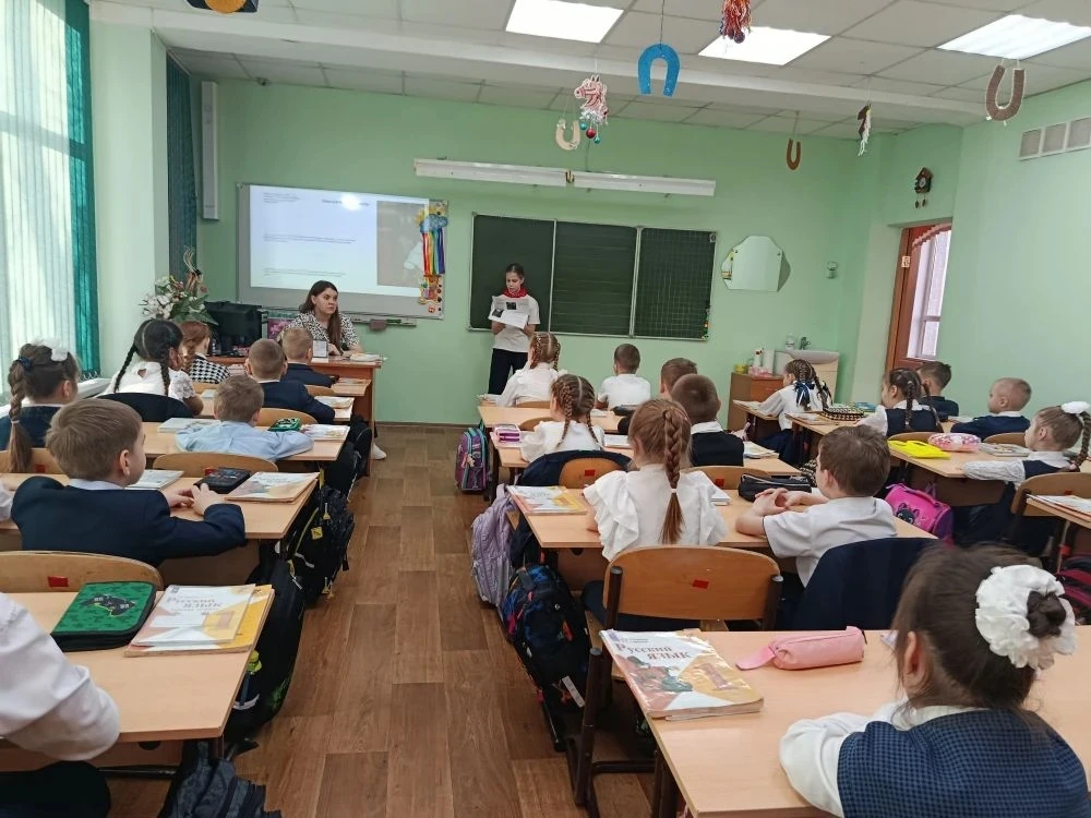 👫 День братьев и сестёр — ❤️праздник самых родных душ!  💙💜Братья и сёстры — это не просто родственни