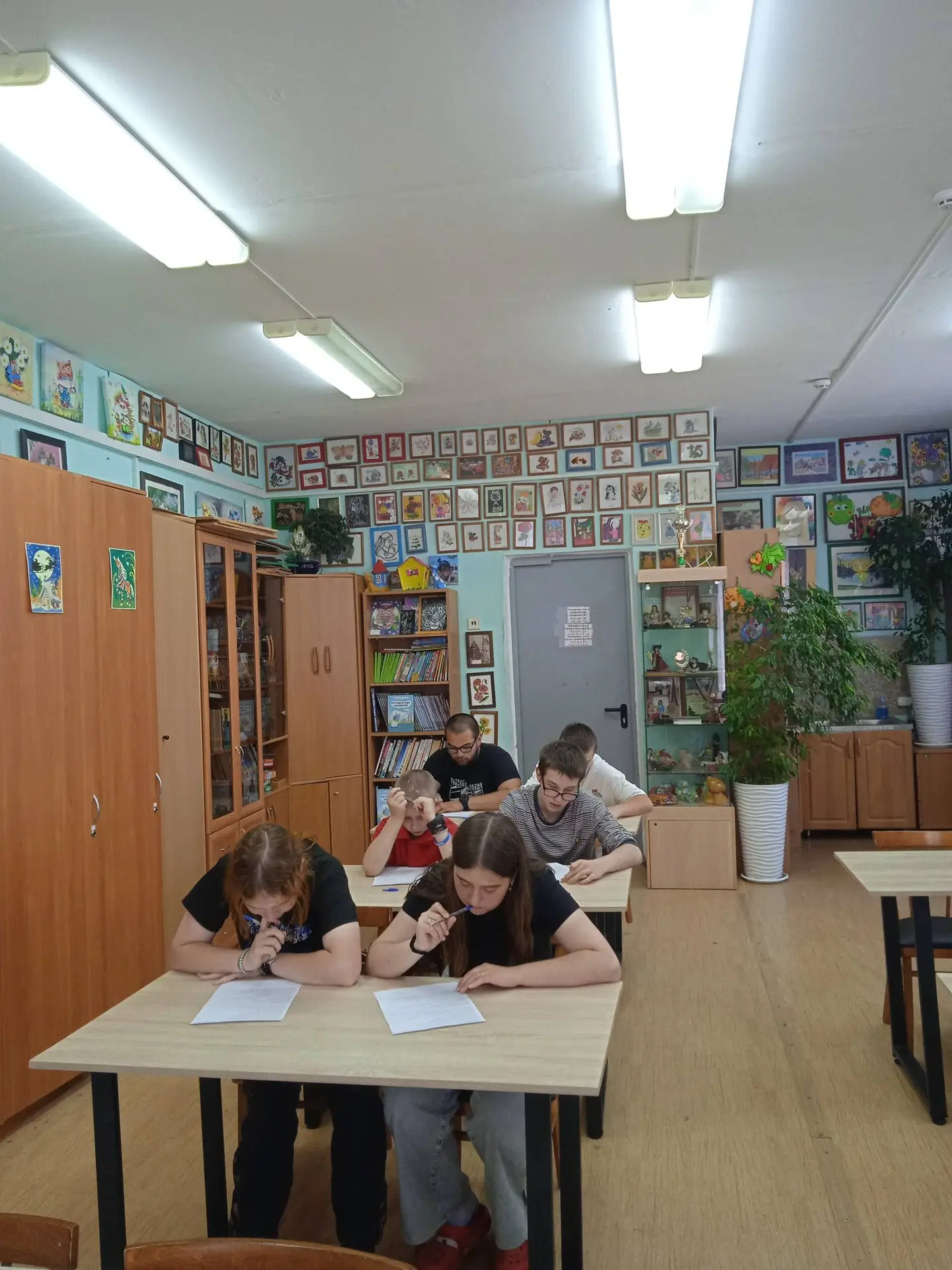 Недавно к нам в гости приехала будущая выпускница Ростовского педагогического колледжа, Виолетта.
Он
