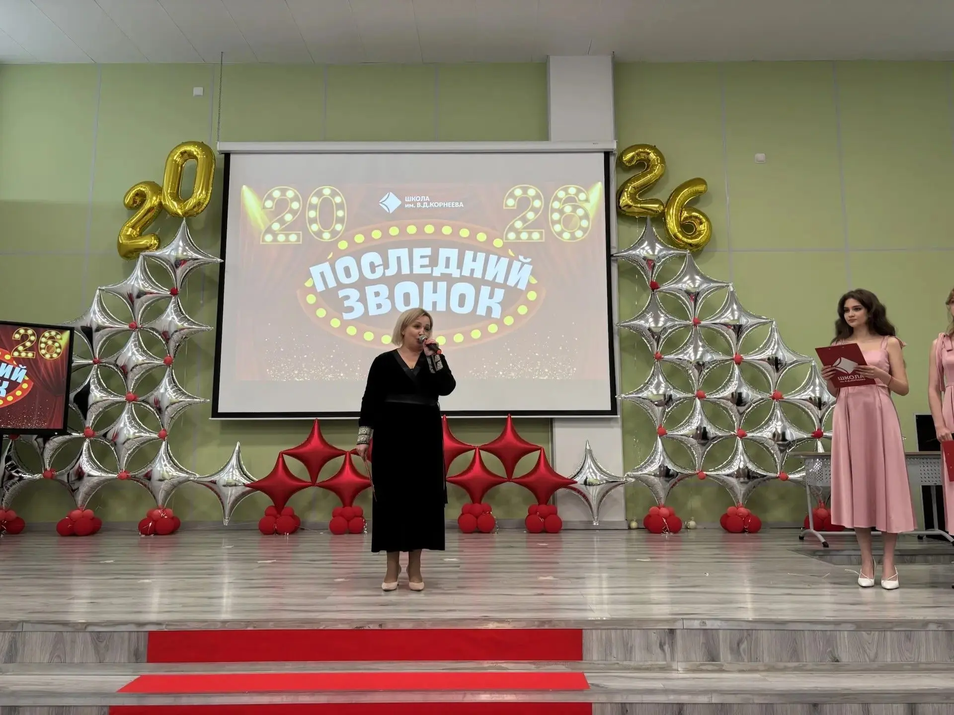 Школьные годы чудесные... Они правда закончились? 😢📚  Сегодня в школе Корнеева случилось то, что зас