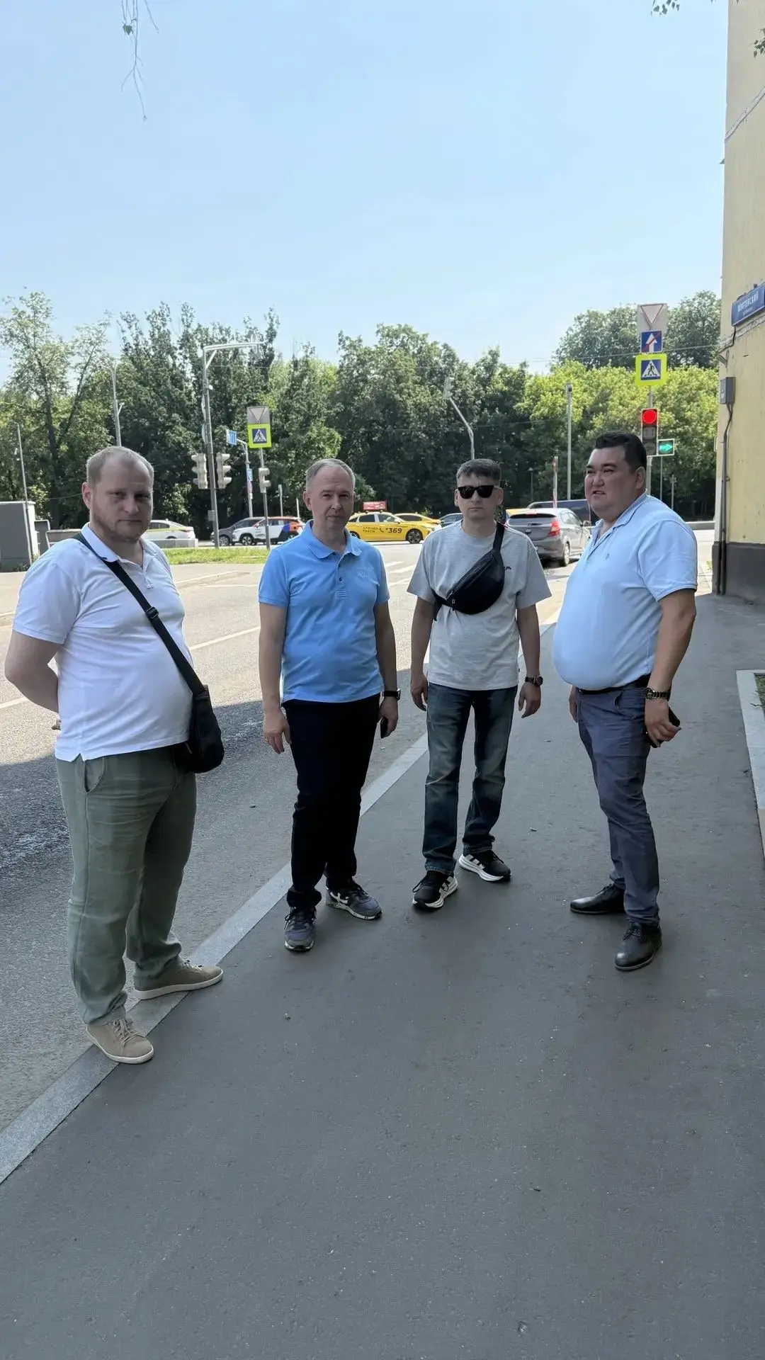 Обход территории района

Сегодня, 11 июня, глава управы района Коптево Александр Анатольевич Мизгарь