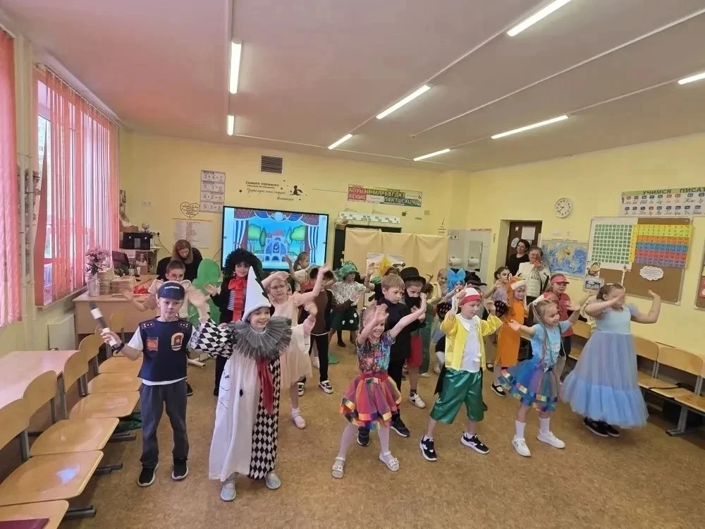 Прощай, первый класс!   26 мая для первоклассников  1М класса стал особенным днем – днем прощания с 
