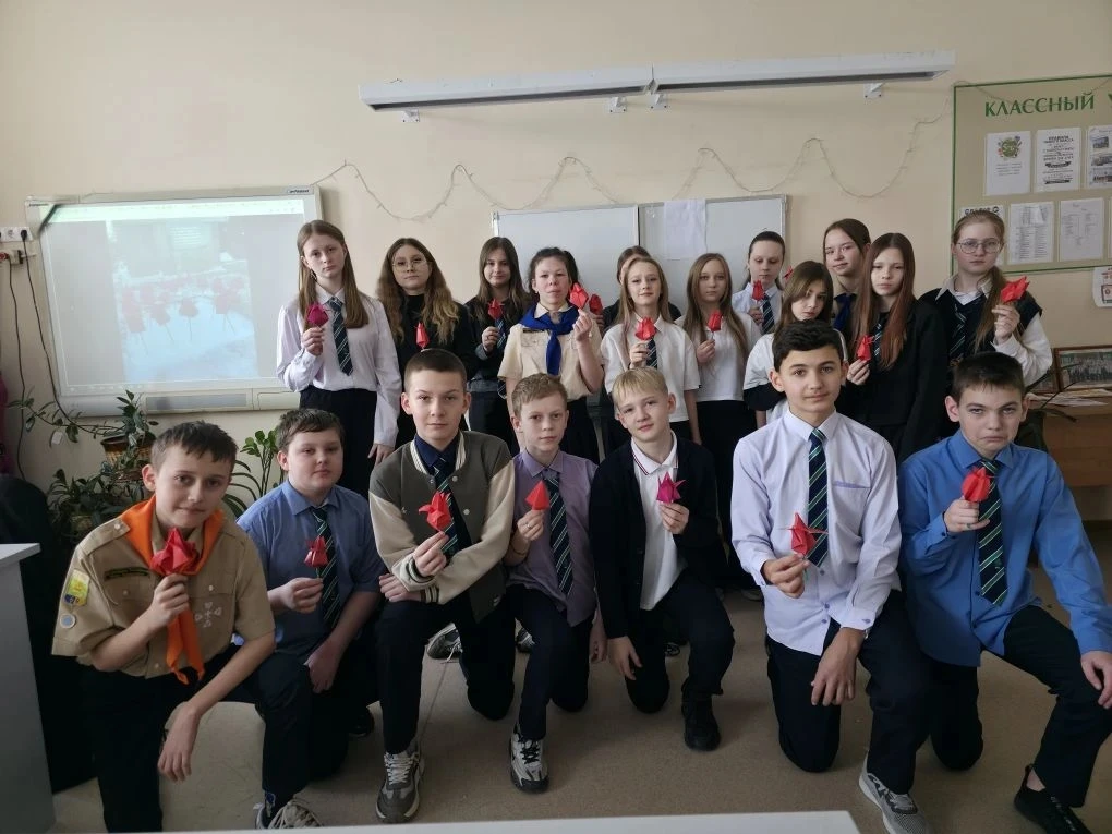 В Бутурлиновской средней общеобразовательной школе прошла замечательная акция "Красный тюльпан", при