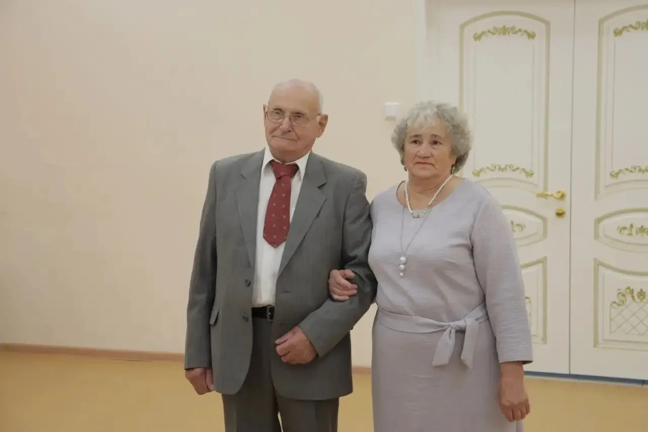 55 лет вместе: в Пыть-Яхе поздравили супругов Музыка