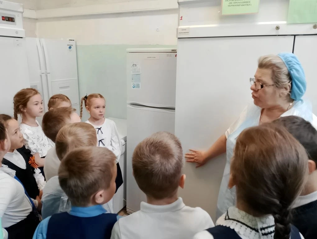 Мир! Труд! Май!⚘️⚘️⚘️  В рамках празднования Дня труда для учеников 1 "К" класса была проведена экск