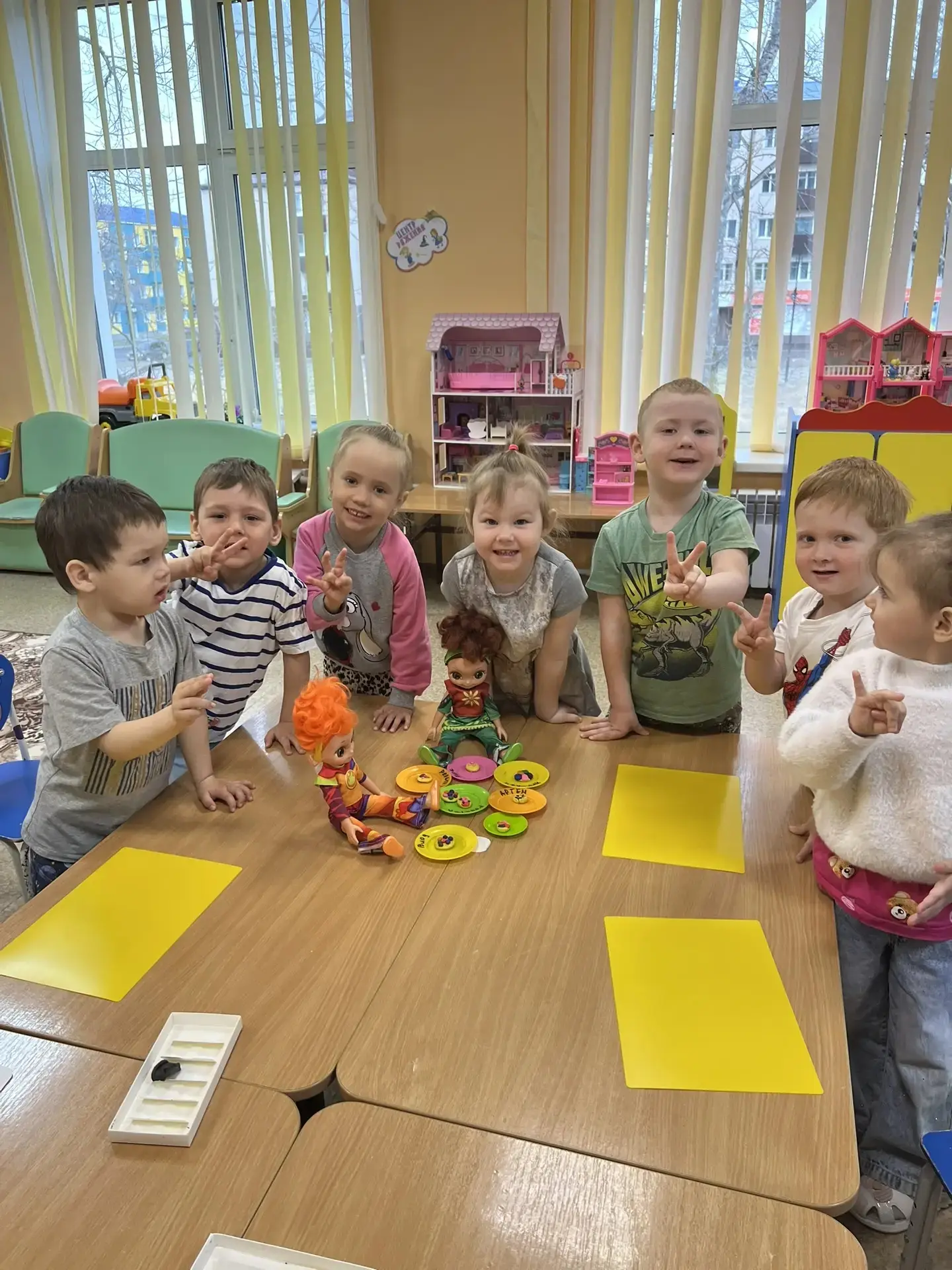 Сегодня во 2 младшей группе прошло занятие по лепке «Угощение для кукол». 🧸🍰