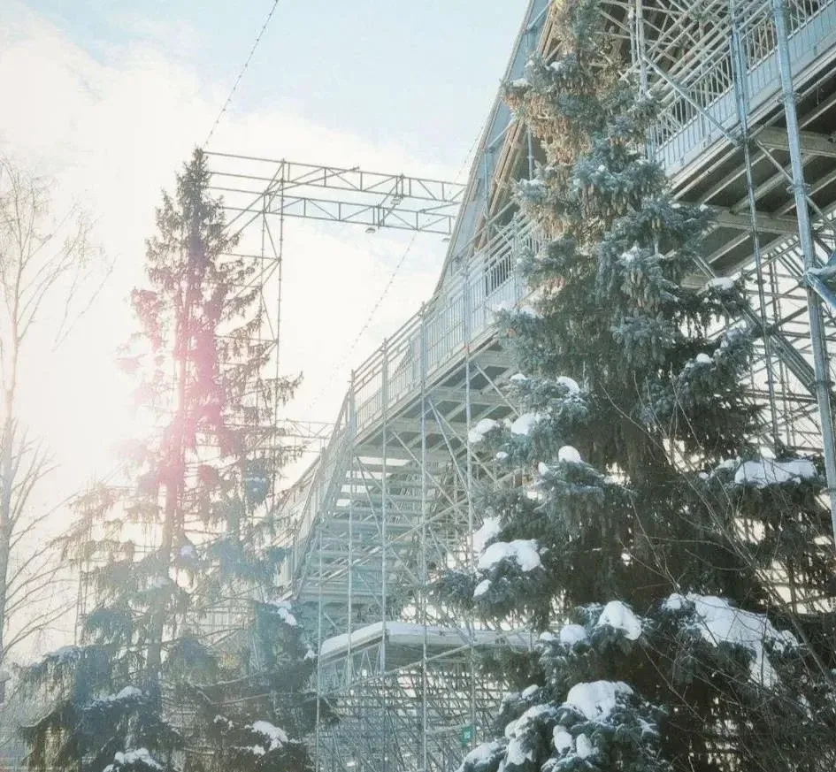 🌲В Екатеринбургском парке Маяковского уже начали строить огромную горку