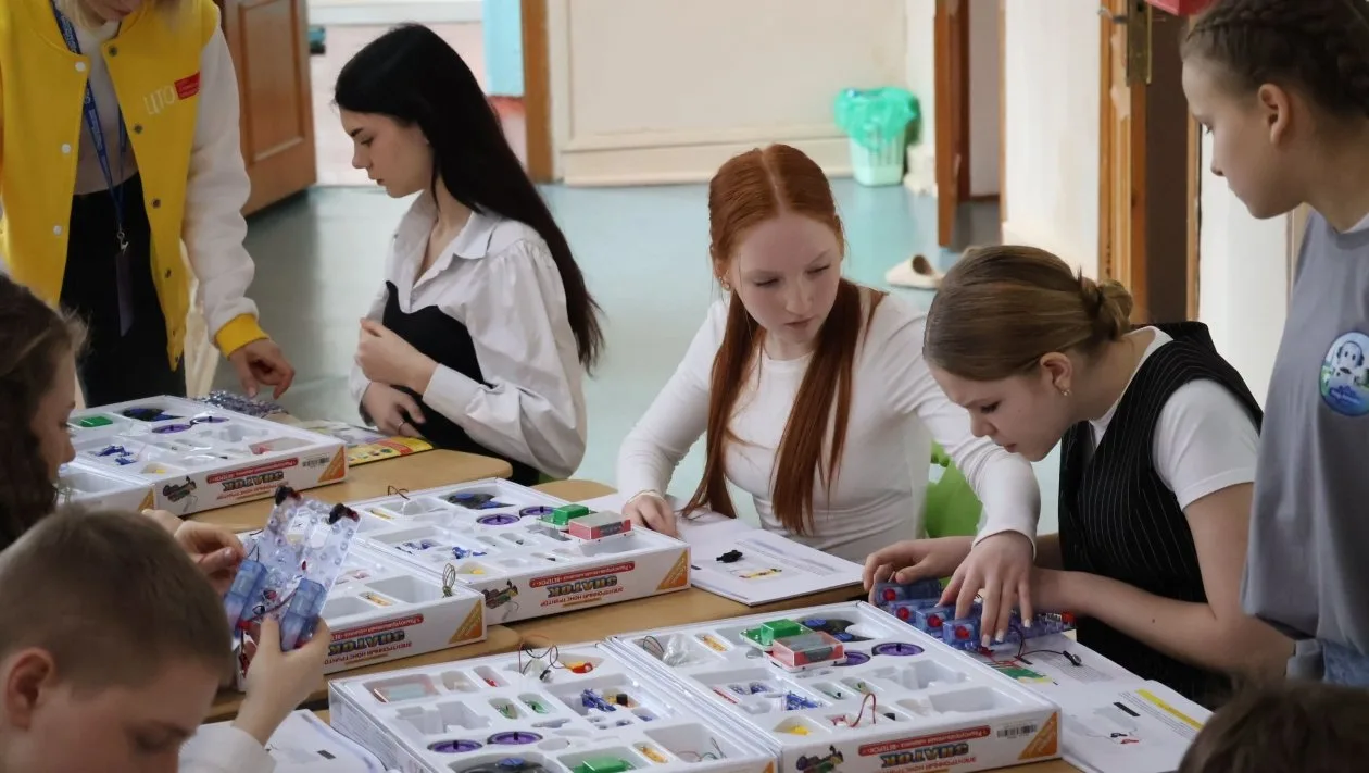 Роботы и лекция ведущего "Очумелых ручек": как начинался Энергетический форум в Уссурийске  Будущая 