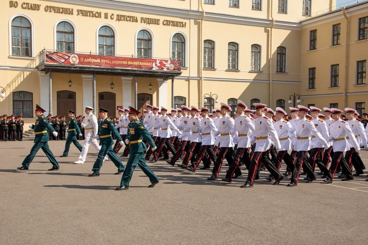 🎖 Суворовские училища: как идея генерала Игнатьева стала опорой для детей войны