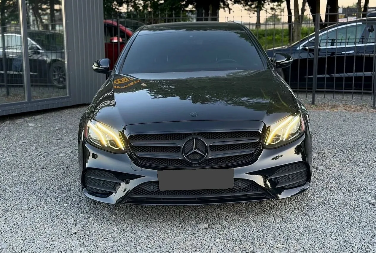 Продаю ухоженный Mercedes-Benz E-Class E300 2016 года в отличном состоянии. 2.0 бензин,...