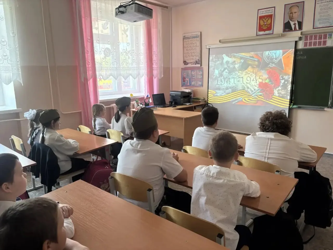 🎖️🎖️🎖️7 мая  в «Ивановской ООШ» прошли уроки памяти ! 🎖️🎖️🎖️