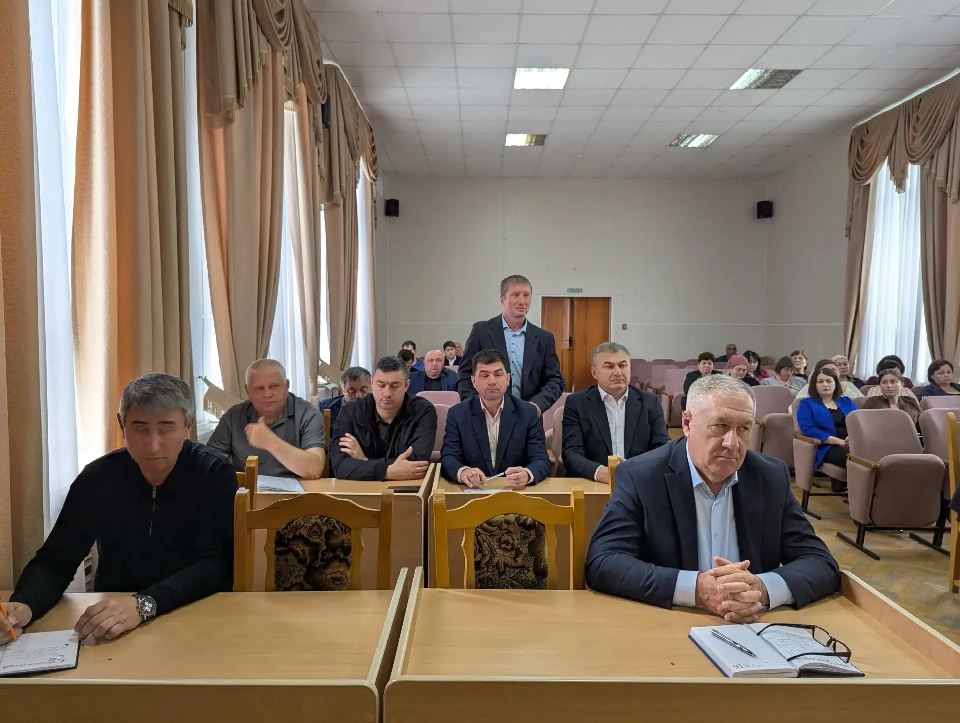 Председатель СНД ,руководитель фракции ВПП «Единая Россия» в СНД А.Меретуков,  принял участие в план