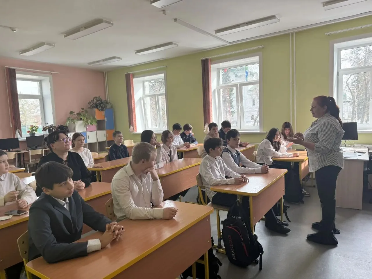 Театр — это не только сцена и зрители, но и магия живого слова! В честь Всемирного дня театра к наши