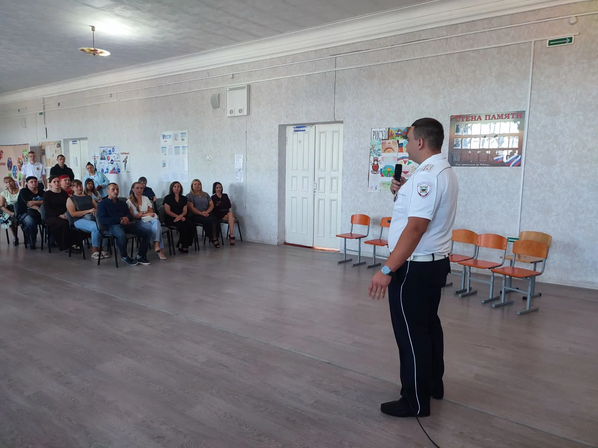 В первый день нового учебного года сотрудники ДПС ОГИБДД ОМВД России "Антрацитовский"  ...