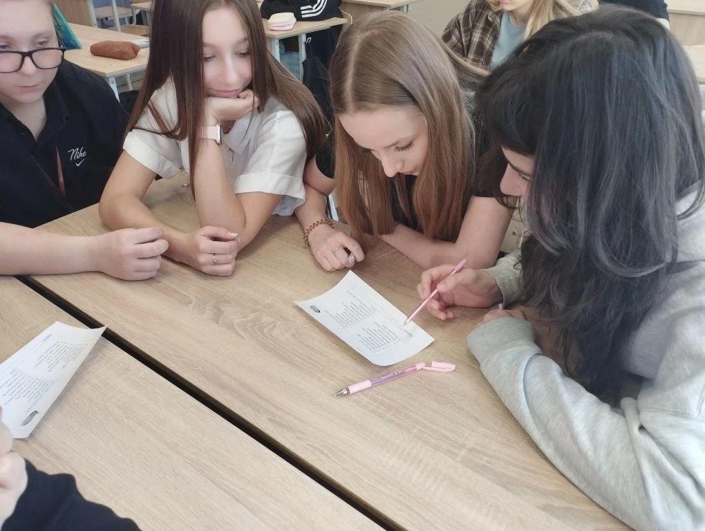 🏫Неделя иностранного языка в Общеобразовательном комплексе имени Владимира Храброго: новые события! 