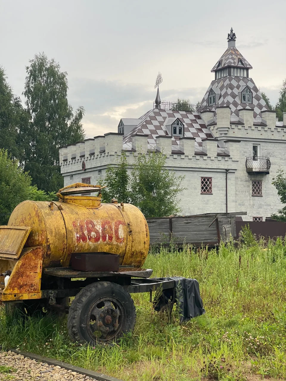 #ВечерняяУгадайка

Вопрос от нашего подписчика. В каком селе Кировской области сделаны фото?

Фото: 