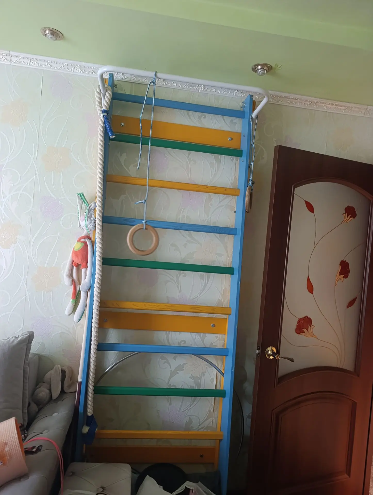 Продам шведскую стенку бу состояние нового (с турникетом с  обручем  канатом брусьями  ...