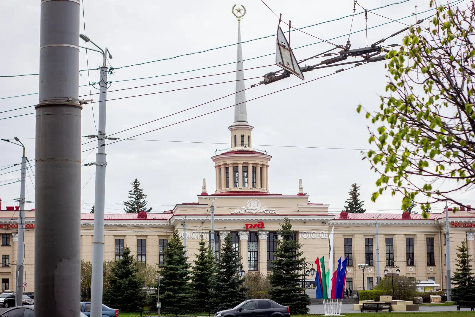 Разыскиваемого мужчину нашли на железнодорожном вокзале Петрозаводска