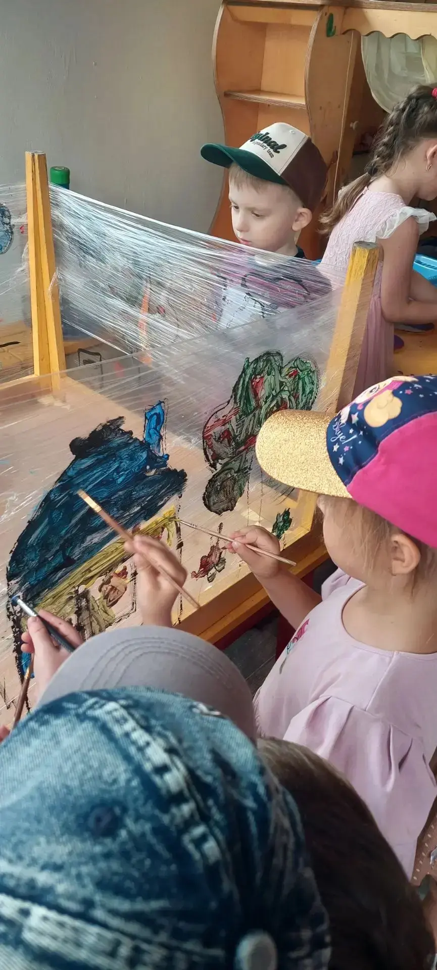 🖼️Представьте себе холст, который можно менять бесконечно, и краски, которые легко смываются. Именн