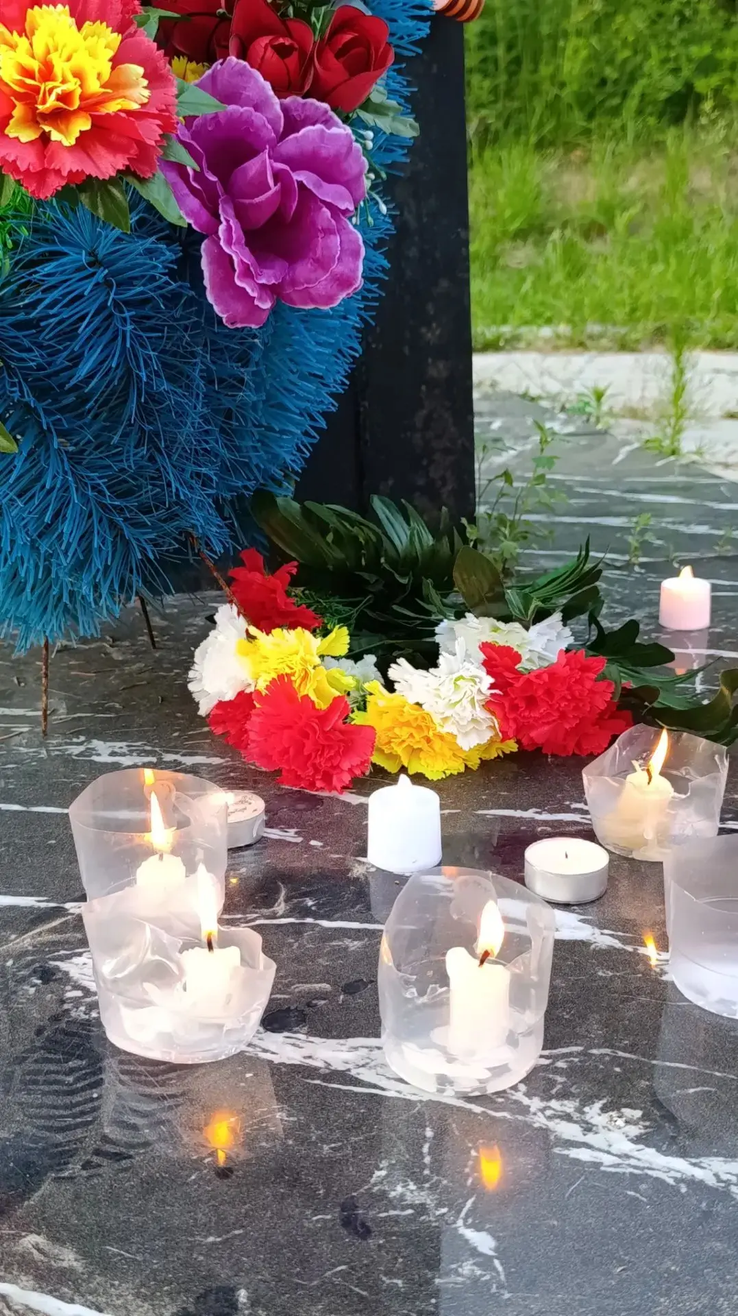 22 июня Свечи памяти зажгли в селе Верхний Нерген. 
Жители села почтили минутой молчания воинов-одно