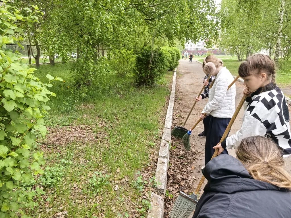 ✍Вперед, юнкор!  🌿Сегодня в рамках традиционной экологической акции «Зелёная весна» ученики 5-Е клас