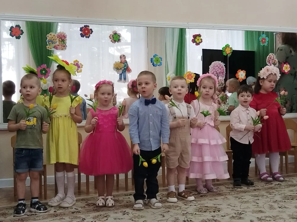 🌸 Дорогие мамочки и бабушки! 🌸  Сегодня мы в нашем детском саду отмечаем самый чудесный праздник – М