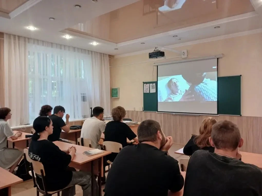 Студенты "Армавирского техникума технологии и сервиса" присоединились к кинопоказам в рамках Всеросс
