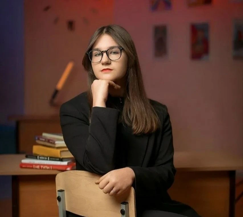 Выпускница технологического класса МБОУ "Гимназия 5" Грачева Алёна получила 100 баллов на ЕГЭ по физ