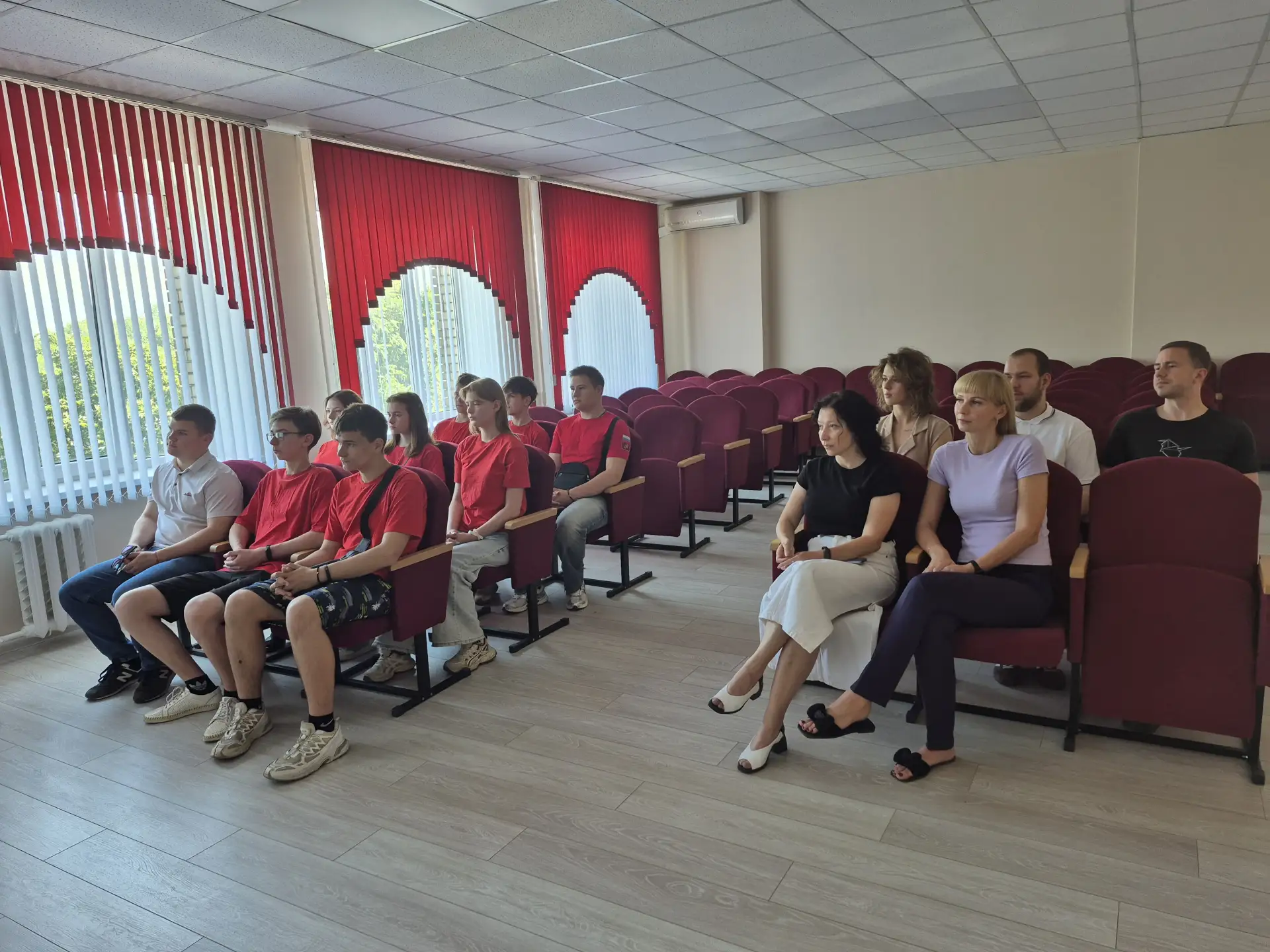 «Потомки победителей»: молодежь Ясиноватой хранит память о войне

В преддверии Дня памяти и скорби в