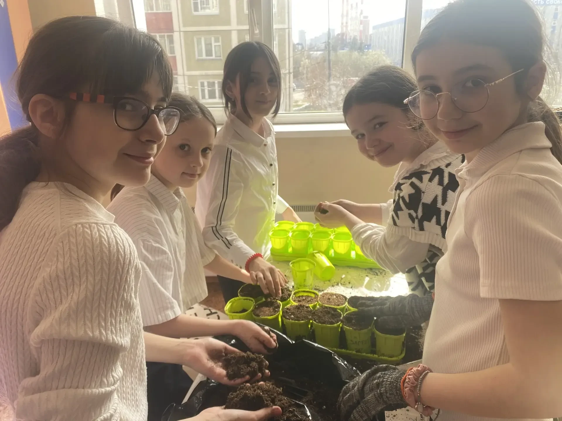 "Сердца в заботе": Орлята 4 классов вышли на субботник!   Наши юные активисты из 4 классов, настоящи