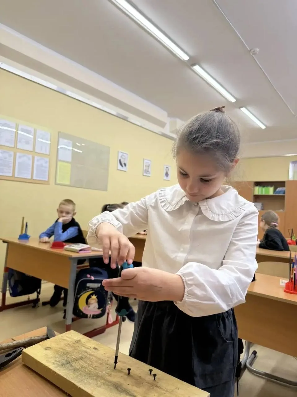 В преддверии Дня защитника Отечества в нашей школе реализуется программа «Классные встречи» с папами