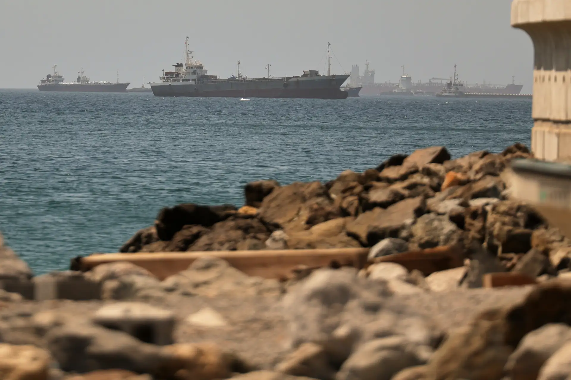 Фото: AP/TASS

США и Иран создали канал связи по Ормузскому проливу

🇺🇸🇮🇷 США и Иран создали пря