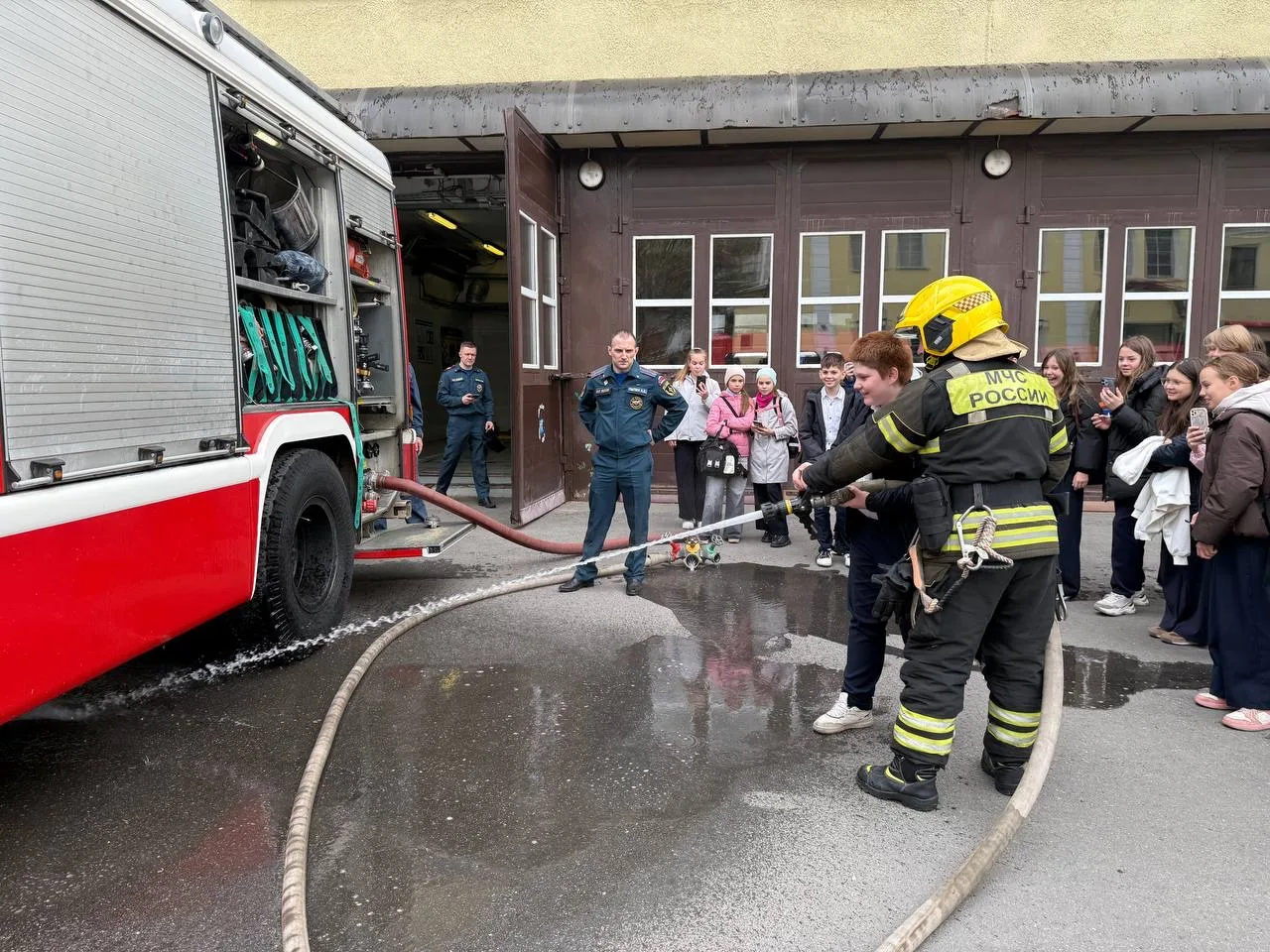 🚨Знакомство с героической профессией  Сегодня, в рамках недели профориентации, ученики 6 «Б» класса 
