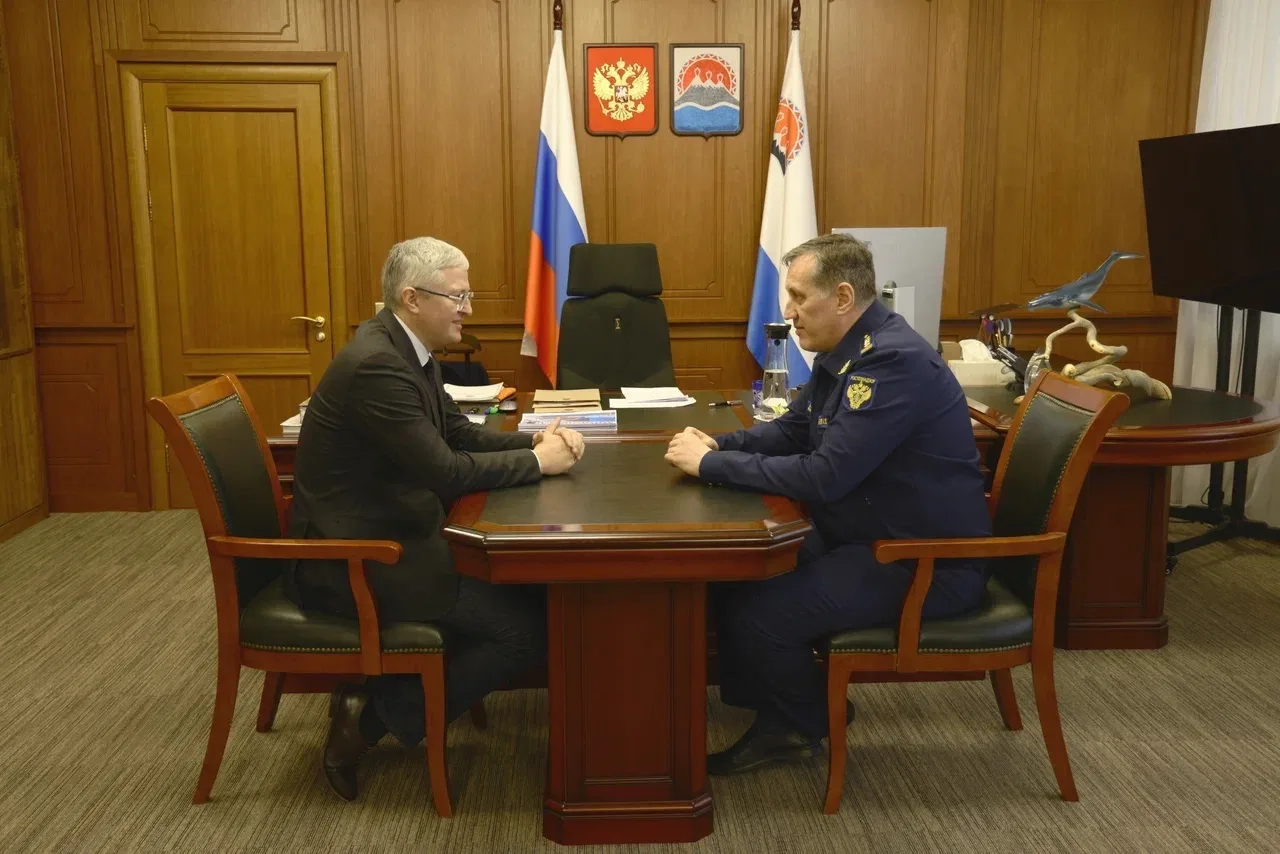 Провел встречу с руководителем Дальневосточного управления Ростехнадзора Александром Пановым, чтобы 