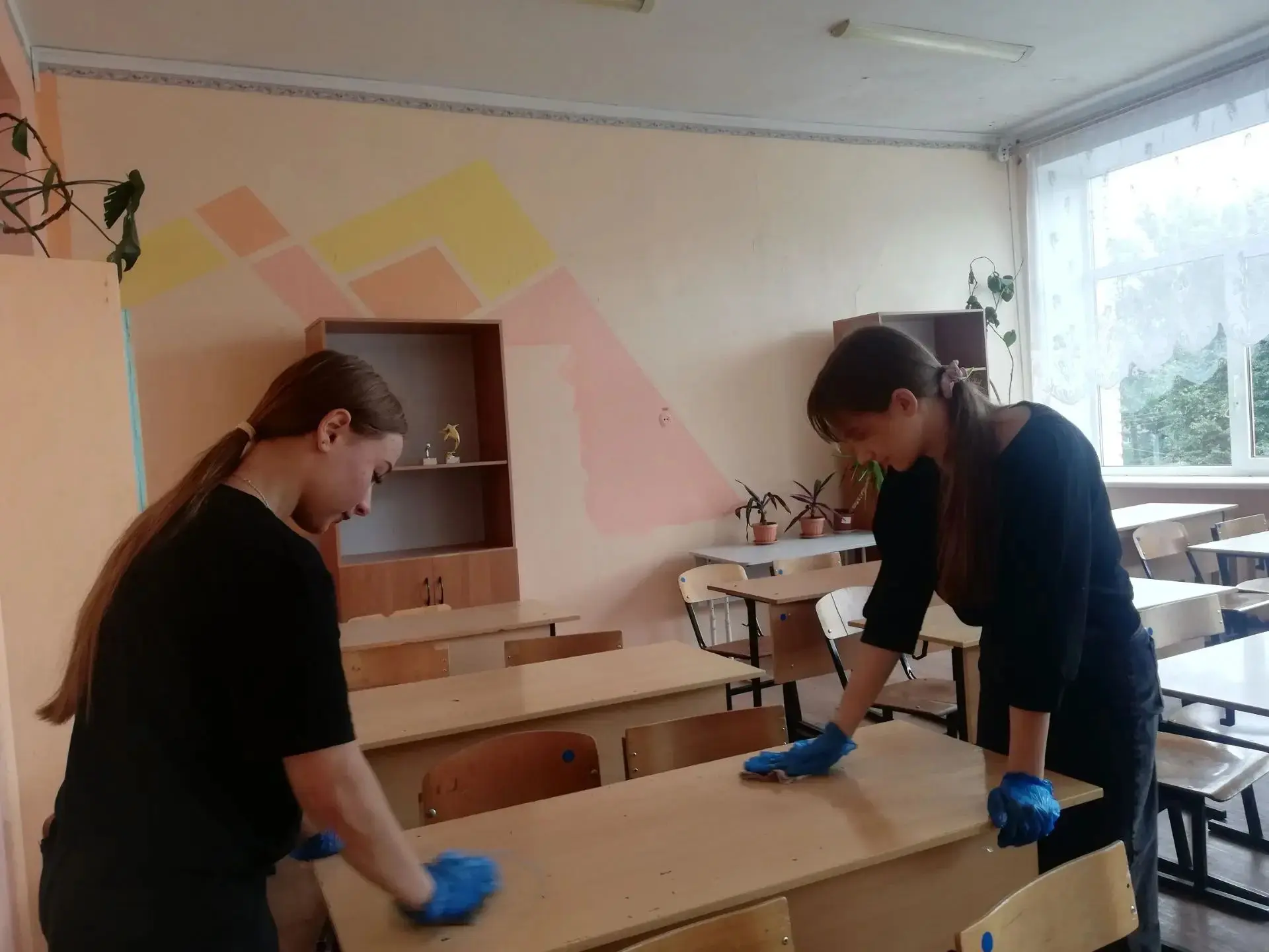🤝 Совместный проект: школа и служба занятости дают подросткам старт в профессии!

Трудовой отряд уч