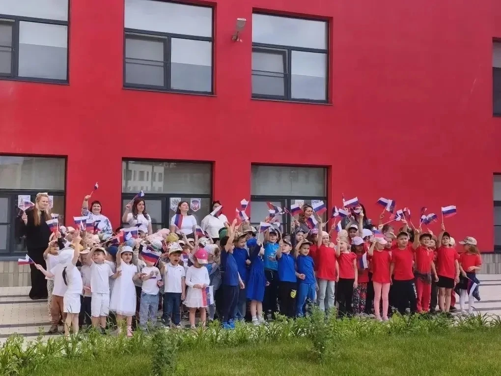🇷🇺 День России: праздник единства и радости! 🇷🇺

В корпусе №4 МОУ «Новосельский центр» воспитанн