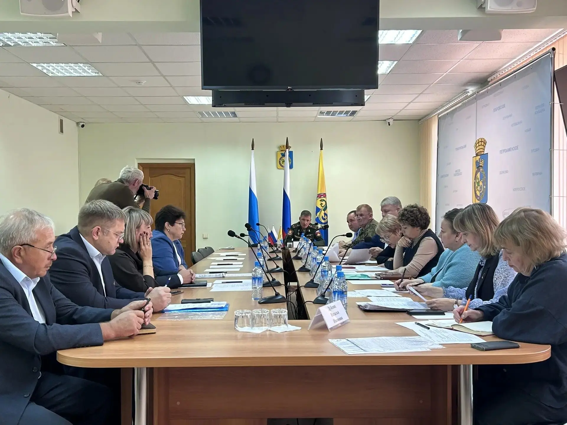 Вчера 09.09.2026 в здании администрации МО Горноуральский глава округа Александр Гудач ...
