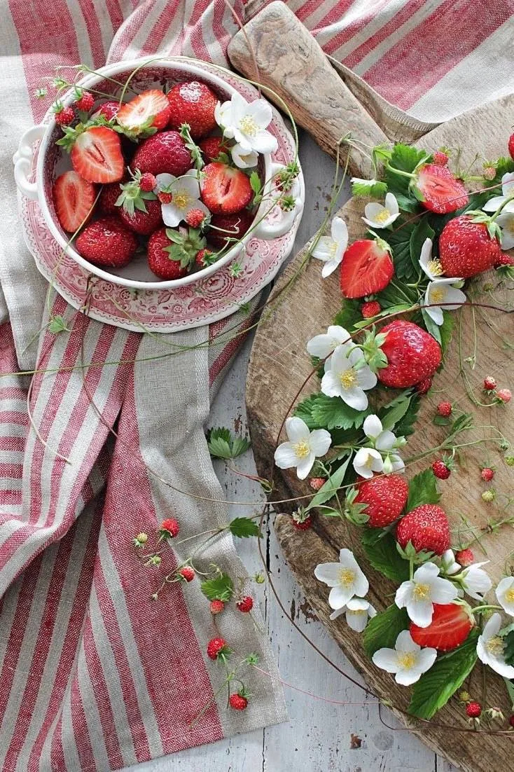 Доброе ягодное утро! 🍓🫐

🌷SCANDI Интерьер | Подписаться