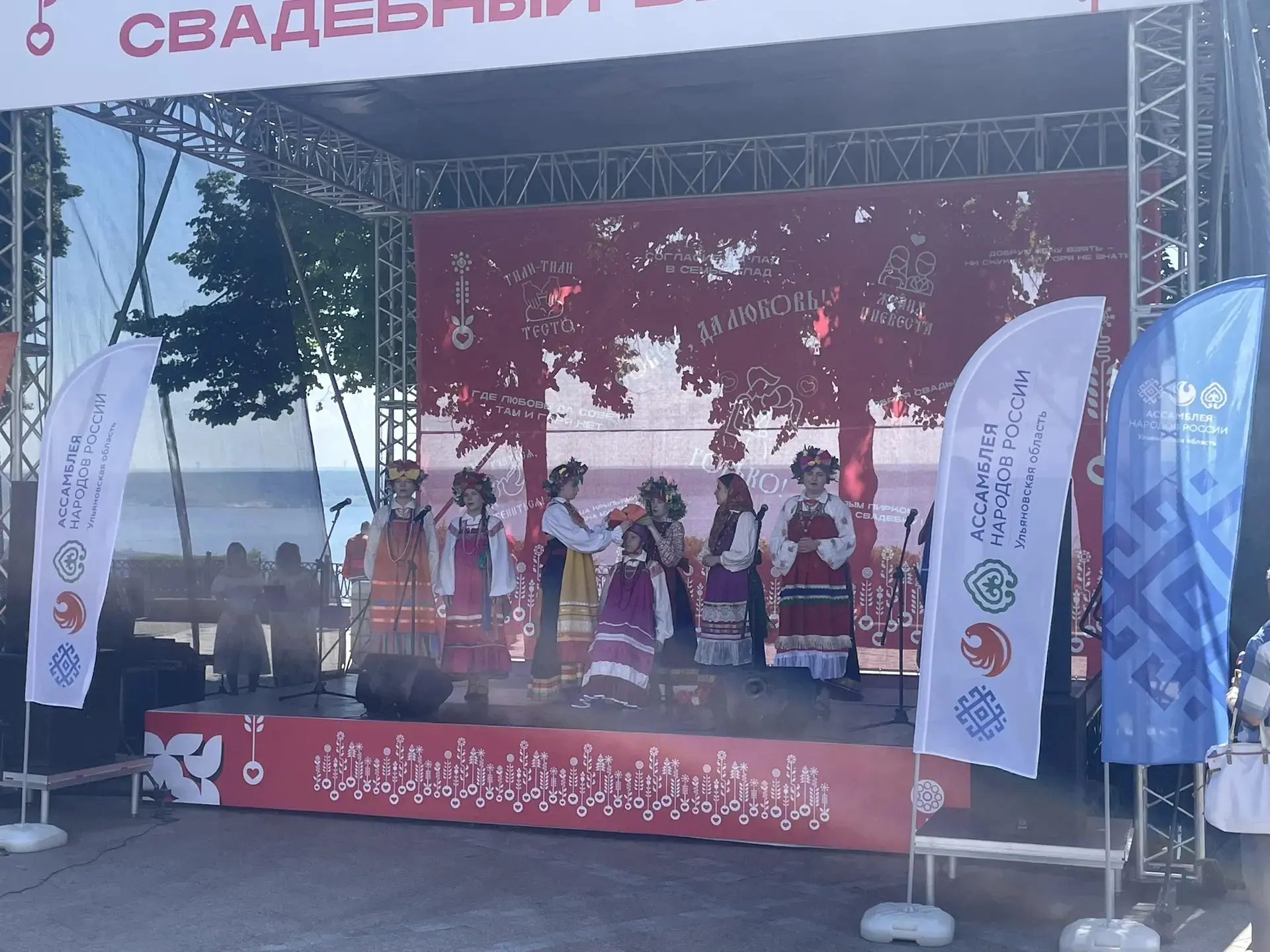 НАША ШКОЛА 

🇷🇺Сегодня, 12 июня, в День России заместитель директора  по ВР и АХР ДШИ 7 Артюхина М